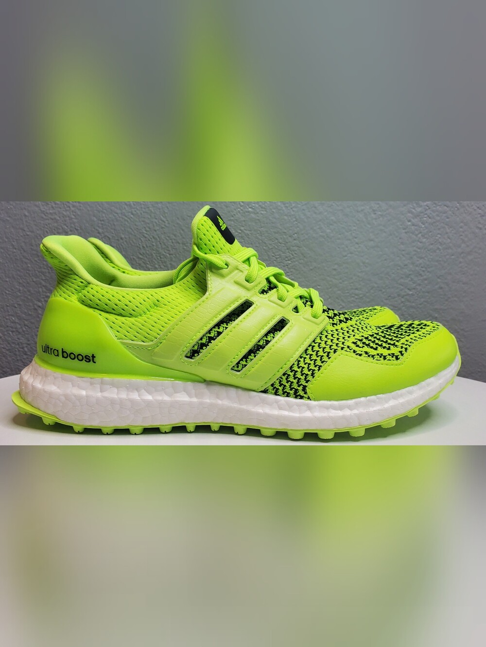 Adidas Ultraboost Spikeless Golf "Neon Yellow" IE2136 Men's 8.5 / Women's 9.5